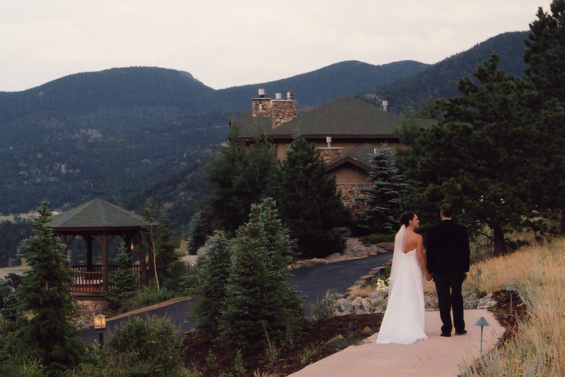 Castle-Mountain-Lodge-Wedding