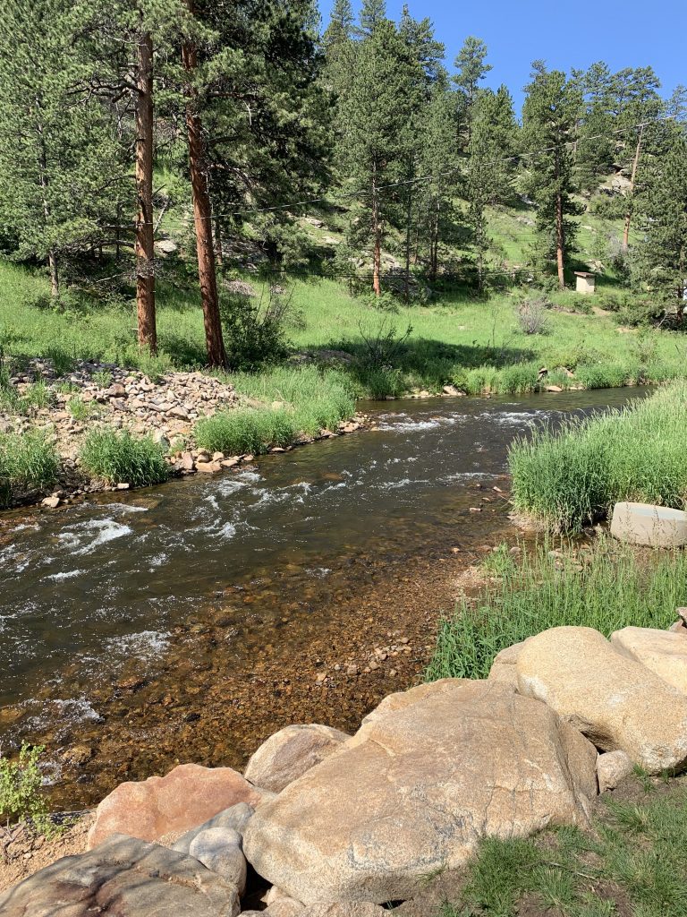 Whispering Pines Cottages - Estes Park Cabins on the River