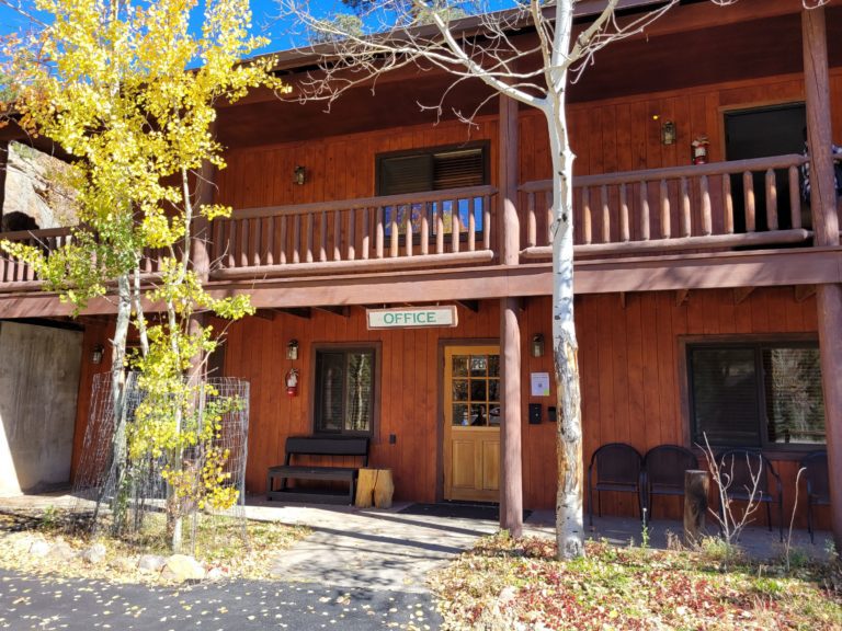 Amberwood - Estes Park Cabins and Lodge